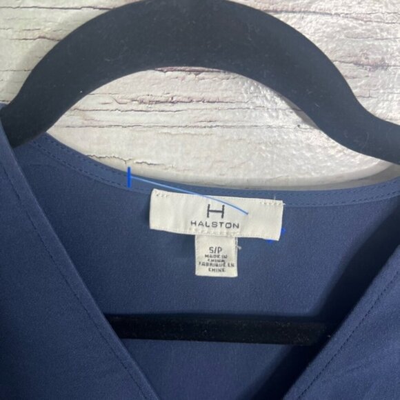 Halston Blouse  top blue size small - Picture 5 of 8